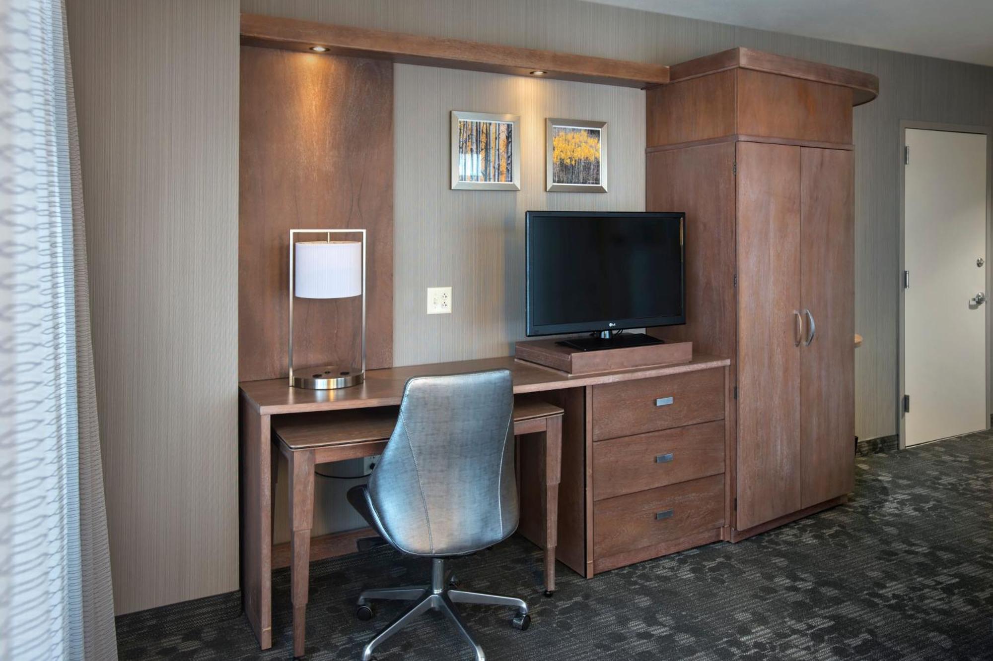 Courtyard By Marriott Philadelphia Lansdale Hotel Exterior foto