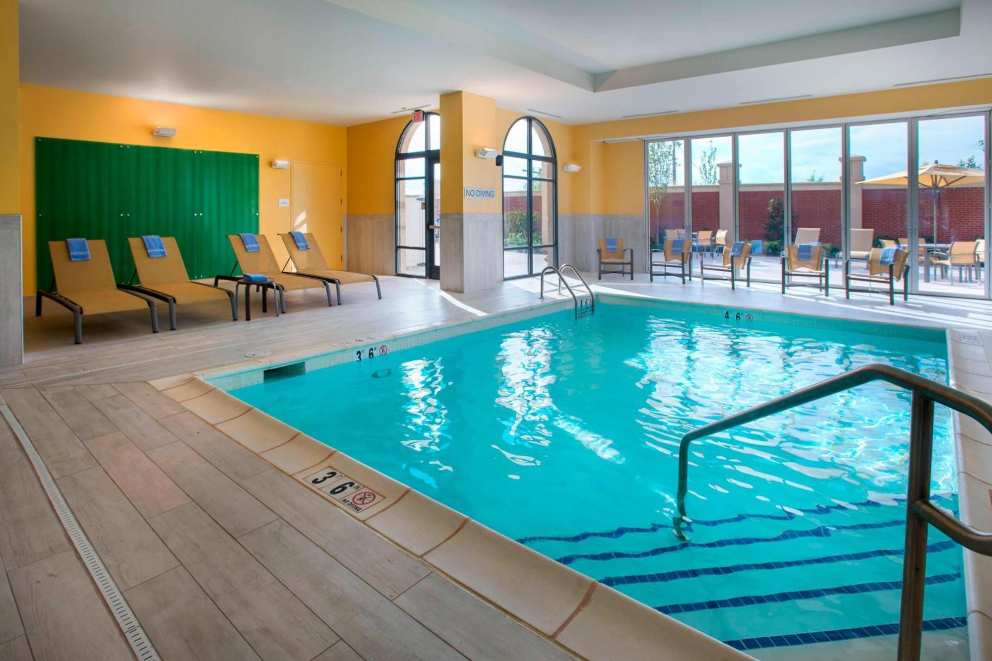 Courtyard By Marriott Philadelphia Lansdale Hotel Exterior foto