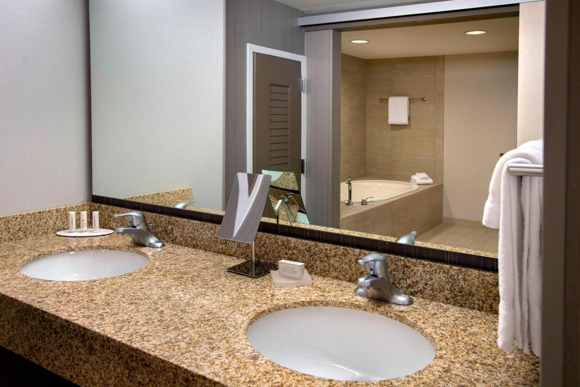 Courtyard By Marriott Philadelphia Lansdale Hotel Exterior foto